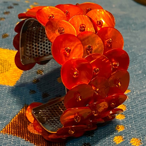 SALE 3/$20 BOHO vintage cuff bracelet,silver w/attached burnt orange MOP buttons - Picture 3 of 10